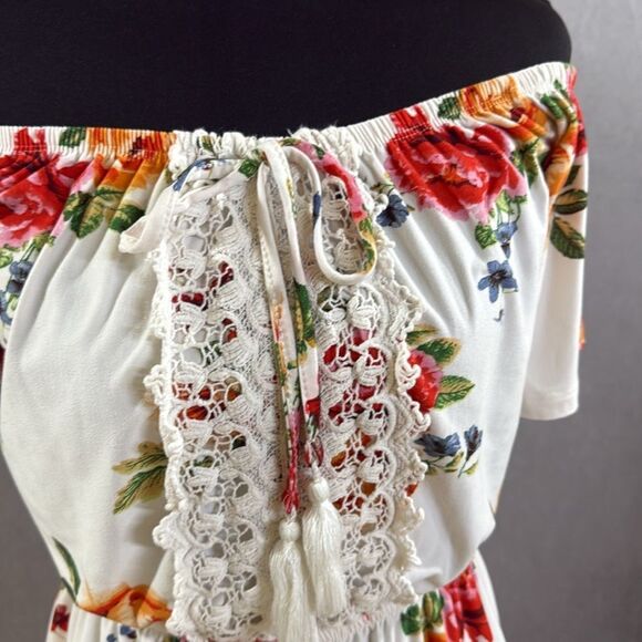 Off-Shoulder Floral Shorts Romper - Picture 3 of 6